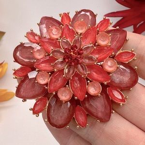 🌺JUST IN🌺 VINTAGE 70s 2.5” Multi-Faceted Resin Floral Pink, Mauve & Red …